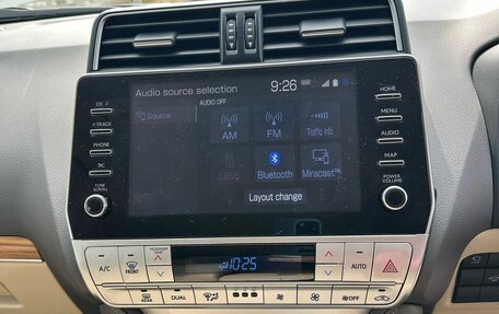 Toyota Land Cruiser Prado 150 рестайлинг 2, 2021 год, 7 100 000 рублей, 6 фотография