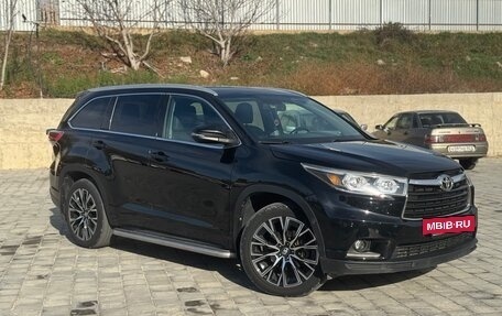 Toyota Highlander III, 2014 год, 2 920 000 рублей, 2 фотография