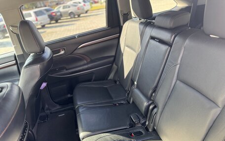 Toyota Highlander III, 2014 год, 2 920 000 рублей, 16 фотография