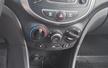 Hyundai Solaris II рестайлинг, 2015 год, 1 199 000 рублей, 7 фотография