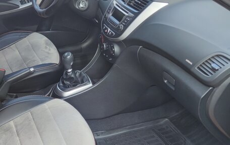 Hyundai Solaris II рестайлинг, 2015 год, 1 199 000 рублей, 8 фотография