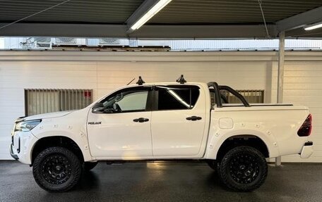 Toyota Hilux VIII, 2022 год, 3 893 000 рублей, 23 фотография