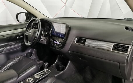 Mitsubishi Outlander III рестайлинг 3, 2014 год, 1 205 000 рублей, 13 фотография