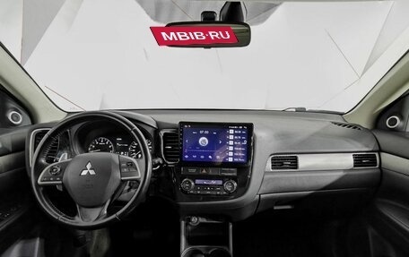 Mitsubishi Outlander III рестайлинг 3, 2014 год, 1 205 000 рублей, 14 фотография