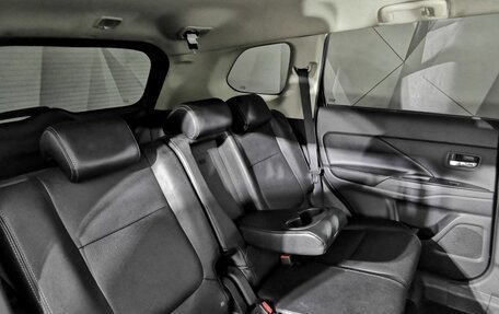 Mitsubishi Outlander III рестайлинг 3, 2014 год, 1 205 000 рублей, 16 фотография