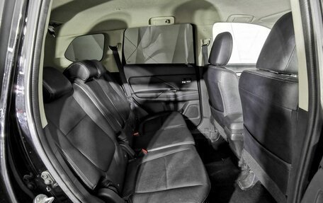 Mitsubishi Outlander III рестайлинг 3, 2014 год, 1 205 000 рублей, 17 фотография