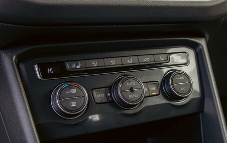 Volkswagen Tiguan II, 2020 год, 2 345 000 рублей, 14 фотография