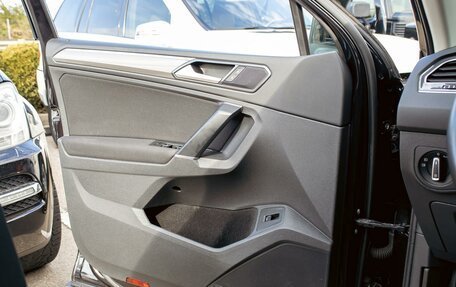 Volkswagen Tiguan II, 2020 год, 2 345 000 рублей, 12 фотография