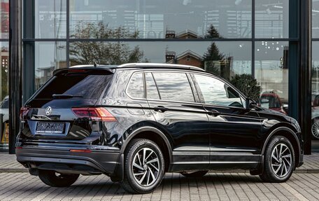 Volkswagen Tiguan II, 2020 год, 2 345 000 рублей, 6 фотография