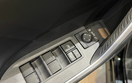 Toyota RAV4, 2025 год, 4 950 000 рублей, 12 фотография