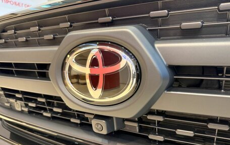 Toyota RAV4, 2025 год, 4 950 000 рублей, 6 фотография