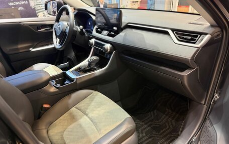 Toyota RAV4, 2025 год, 4 950 000 рублей, 21 фотография