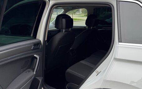 Volkswagen Tiguan II, 2018 год, 2 650 000 рублей, 16 фотография