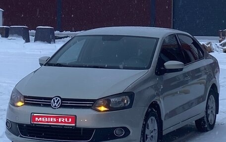 Volkswagen Polo VI (EU Market), 2013 год, 695 000 рублей, 1 фотография