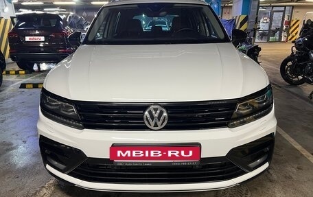 Volkswagen Tiguan II, 2019 год, 3 990 000 рублей, 2 фотография