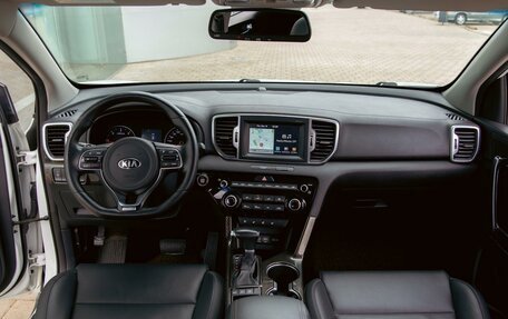 KIA Sportage IV рестайлинг, 2018 год, 1 995 000 рублей, 16 фотография