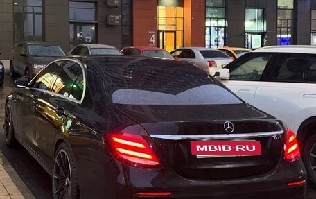 Mercedes-Benz E-Класс, 2017 год, 3 100 000 рублей, 2 фотография