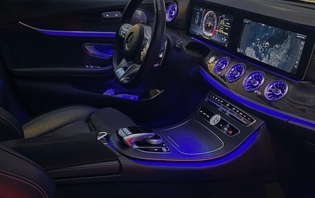 Mercedes-Benz E-Класс, 2017 год, 3 100 000 рублей, 6 фотография