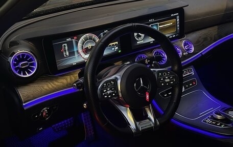 Mercedes-Benz E-Класс, 2017 год, 3 100 000 рублей, 4 фотография