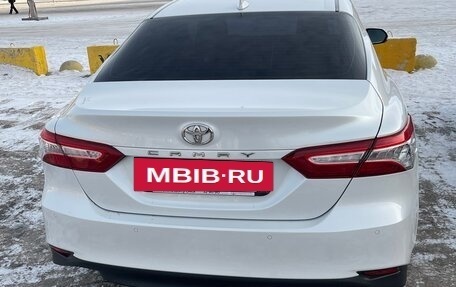 Toyota Camry, 2022 год, 3 785 000 рублей, 4 фотография