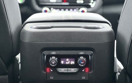 Chevrolet Suburban, 2025 год, 18 000 000 рублей, 39 фотография