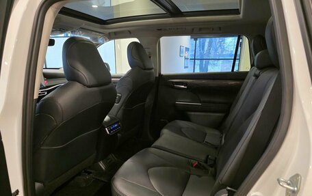 Toyota Highlander, 2025 год, 5 949 000 рублей, 23 фотография