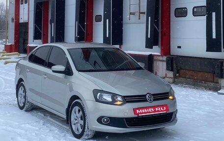 Volkswagen Polo VI (EU Market), 2013 год, 695 000 рублей, 3 фотография