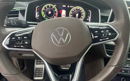 Volkswagen Tiguan II, 2021 год, 3 980 000 рублей, 10 фотография