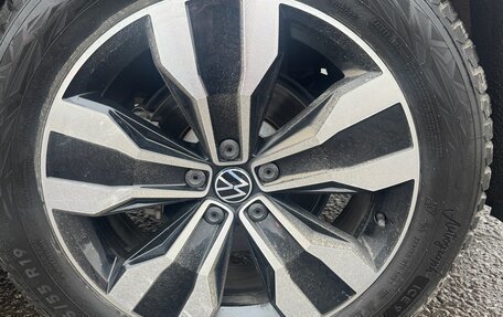 Volkswagen Tiguan II, 2021 год, 3 980 000 рублей, 18 фотография