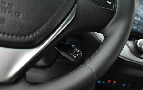 Toyota RAV4, 2019 год, 2 695 000 рублей, 11 фотография