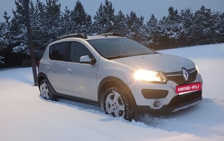 Renault Sandero II рестайлинг, 2018 год, 1 215 000 рублей, 2 фотография