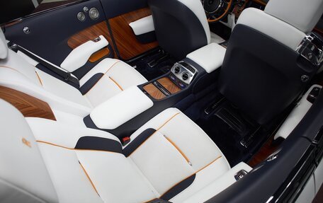 Rolls-Royce Dawn, 2017 год, 52 900 000 рублей, 29 фотография