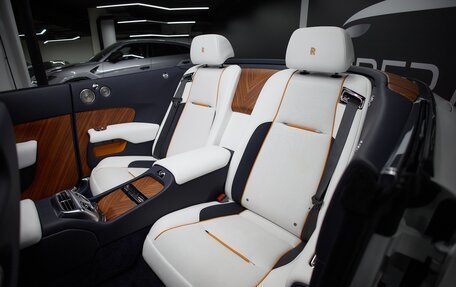 Rolls-Royce Dawn, 2017 год, 52 900 000 рублей, 27 фотография