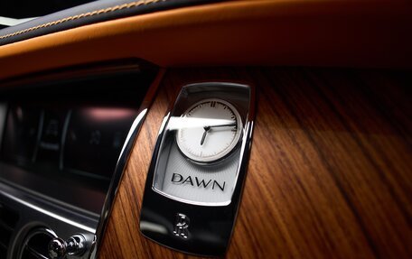 Rolls-Royce Dawn, 2017 год, 52 900 000 рублей, 36 фотография