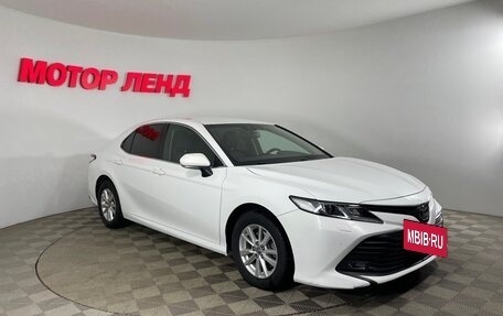 Toyota Camry, 2018 год, 2 637 000 рублей, 3 фотография