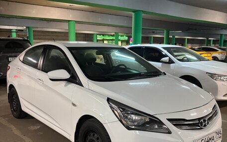 Hyundai Solaris II рестайлинг, 2015 год, 690 000 рублей, 4 фотография