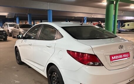 Hyundai Solaris II рестайлинг, 2015 год, 690 000 рублей, 5 фотография