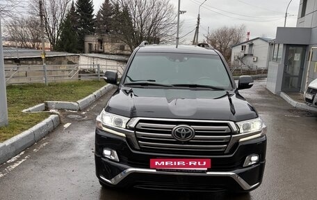 Toyota Land Cruiser 200, 2016 год, 5 500 000 рублей, 21 фотография