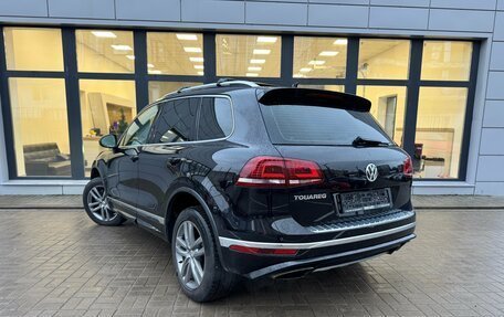 Volkswagen Touareg III, 2016 год, 2 610 000 рублей, 2 фотография