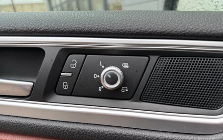 Volkswagen Touareg III, 2016 год, 2 610 000 рублей, 15 фотография