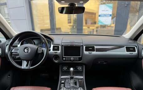 Volkswagen Touareg III, 2016 год, 2 610 000 рублей, 11 фотография