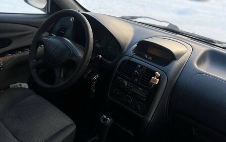 Mitsubishi Carisma I, 2002 год, 100 000 рублей, 8 фотография