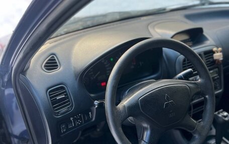 Mitsubishi Carisma I, 2002 год, 100 000 рублей, 6 фотография