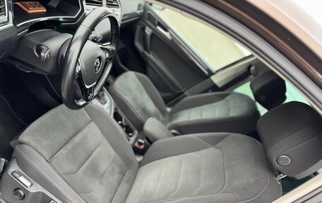 Volkswagen Tiguan II, 2018 год, 2 299 000 рублей, 14 фотография