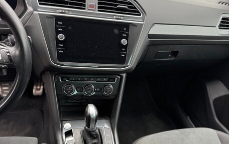 Volkswagen Tiguan II, 2018 год, 2 299 000 рублей, 18 фотография