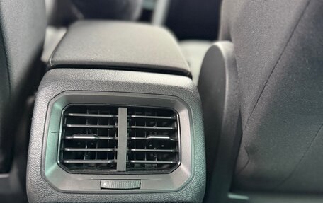 Volkswagen Tiguan II, 2018 год, 2 299 000 рублей, 20 фотография