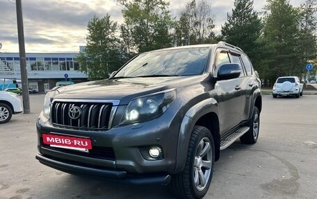 Toyota Land Cruiser Prado 150 рестайлинг 2, 2013 год, 2 650 000 рублей, 3 фотография