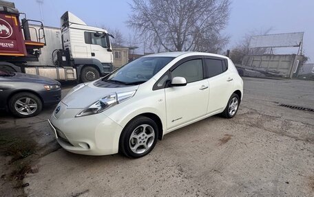 Nissan Leaf I, 2011 год, 330 000 рублей, 2 фотография