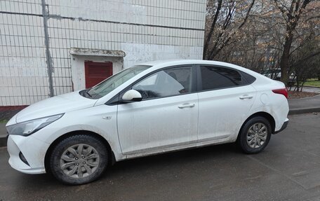 Hyundai Solaris II рестайлинг, 2021 год, 1 400 000 рублей, 4 фотография