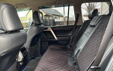 Toyota Land Cruiser Prado 150 рестайлинг 2, 2018 год, 5 299 000 рублей, 11 фотография